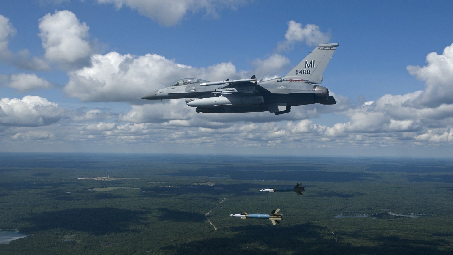 开云官网-2022年季后赛:库里在第七场决胜局中投中多记关键三分,成功带队夺冠!