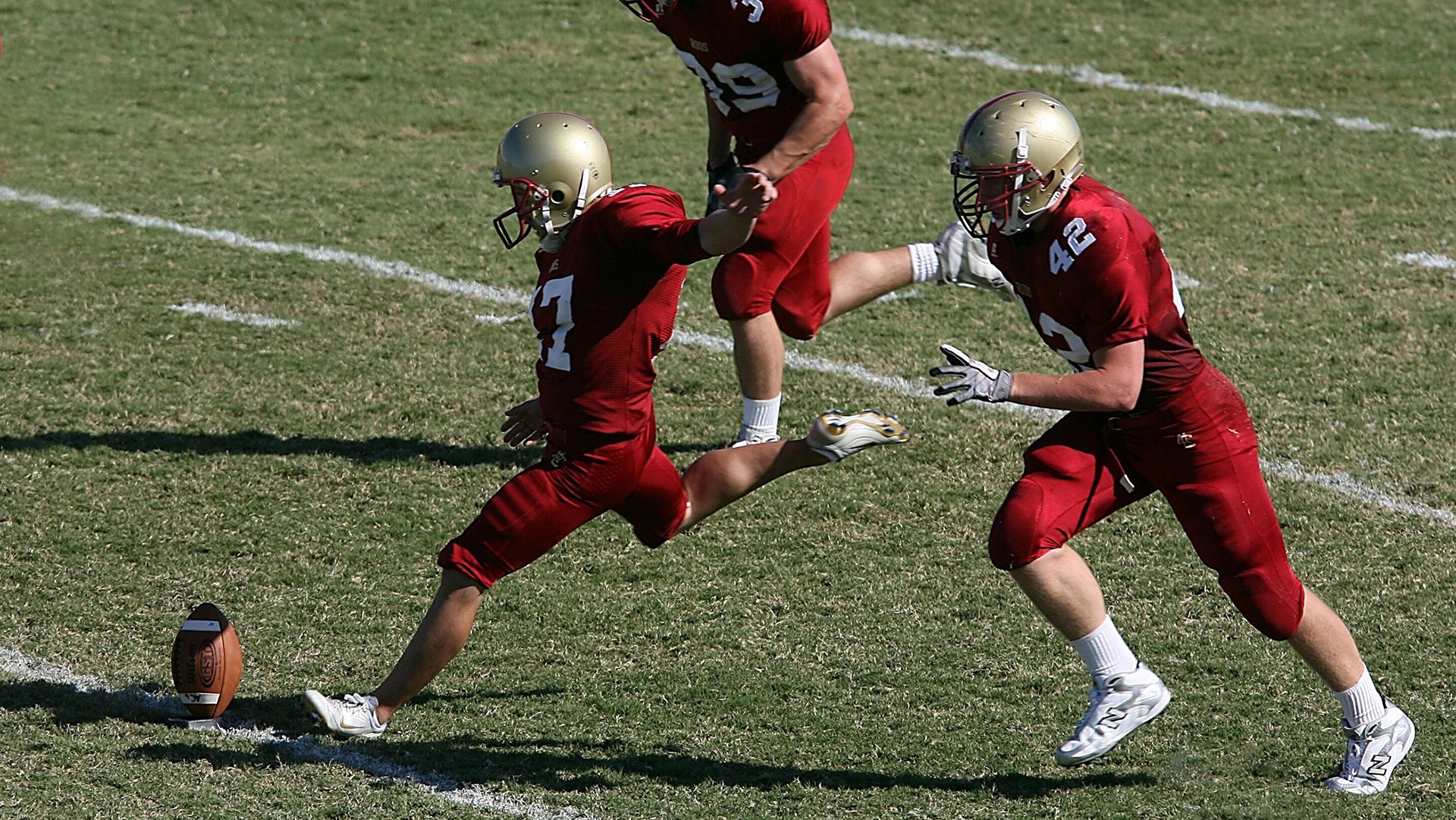 kaiyun体育app-球队是否通过快节奏中场转换打破低位防守,中场如何控制比赛节奏