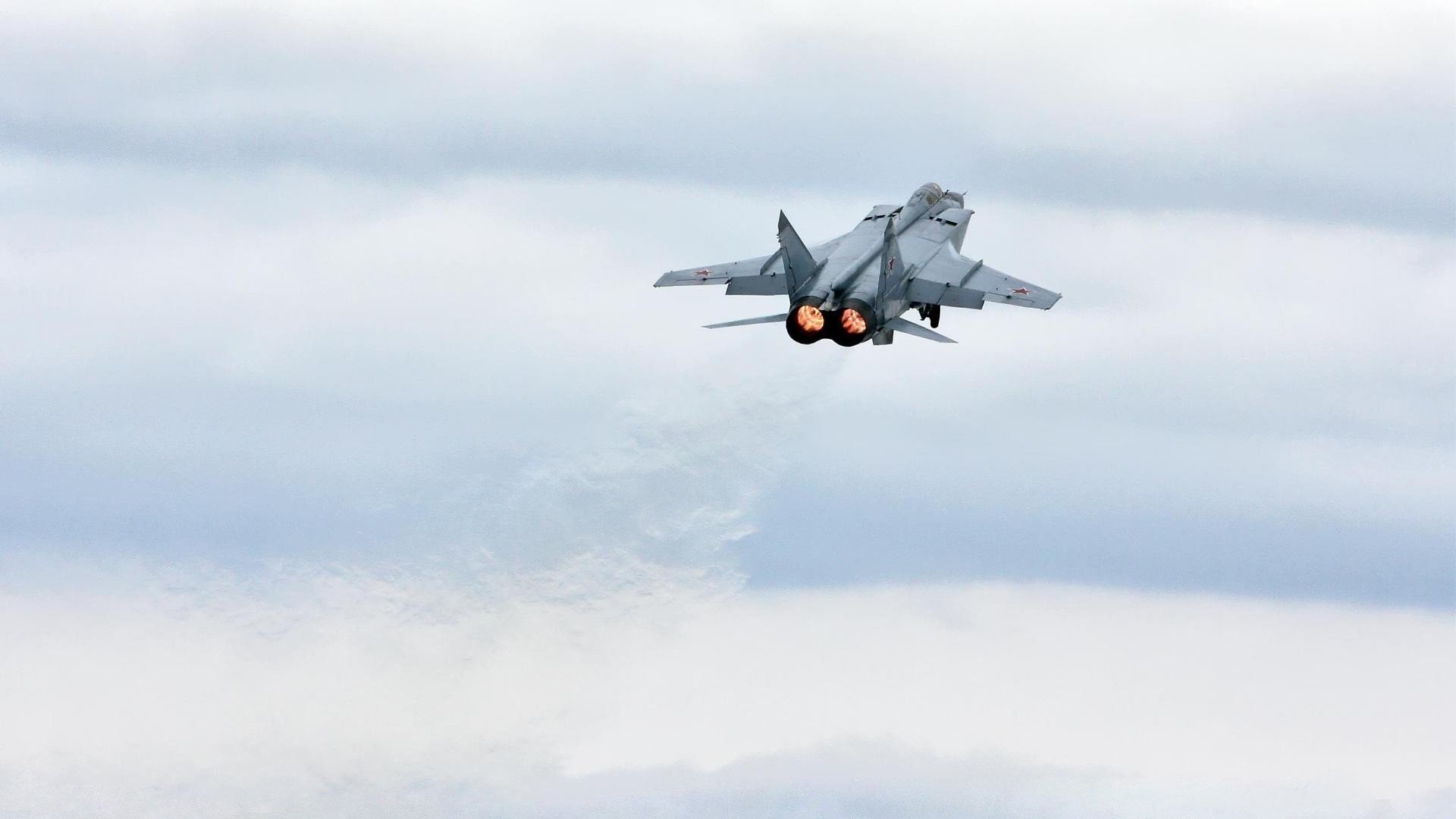 开云中国大陆-巴尔:全黑队中场的“破坏者”,精准抢断并快速反击