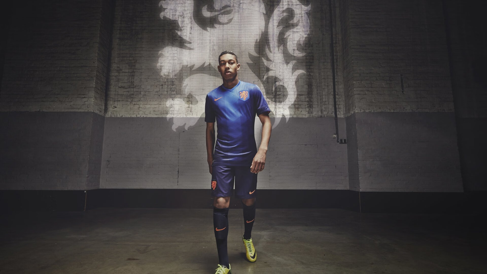 开云网站-美洲杯拼搏瞬间：英雄辈出，感动全场，美洲杯宣传视频